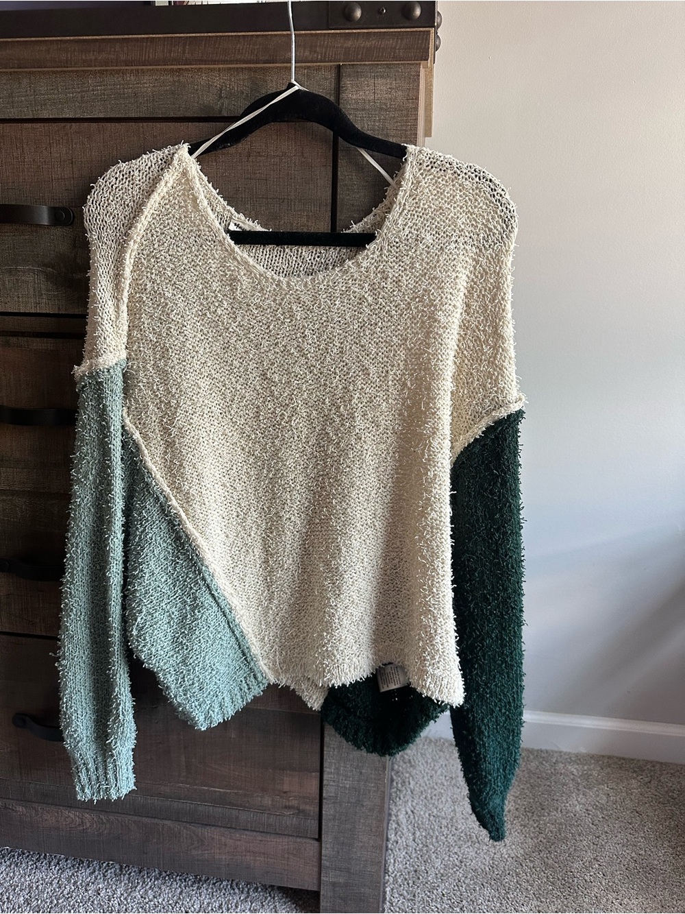 Textured Colorblock Bouclé Pullover - Cream and Green